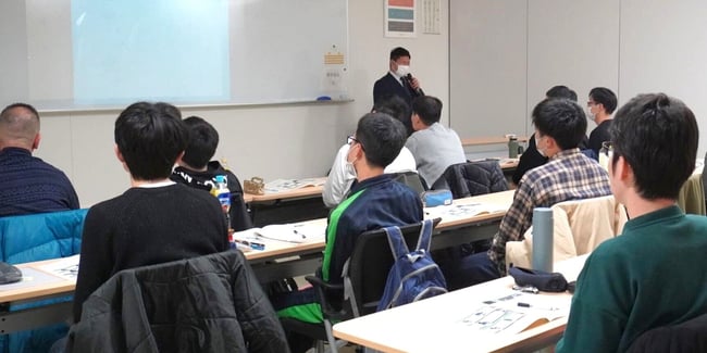 （写真）基礎編の講義の様子