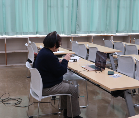 写真　通訳ルームの様子