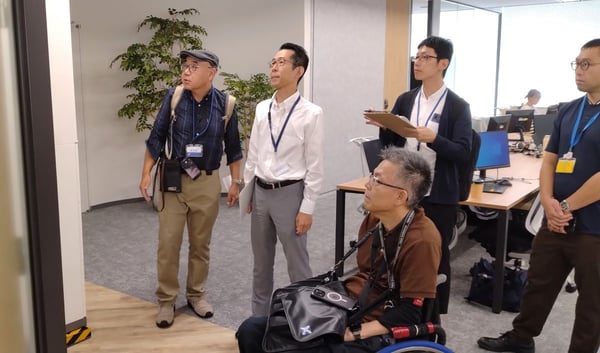 写真_UD調査の様子