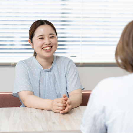 （写真）社員