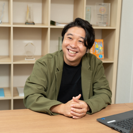 （写真）社員