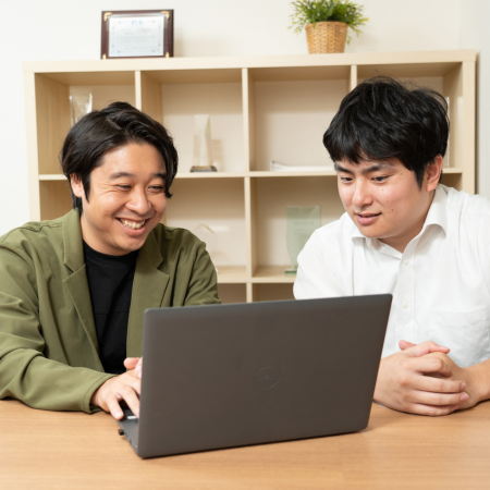 （写真）社員