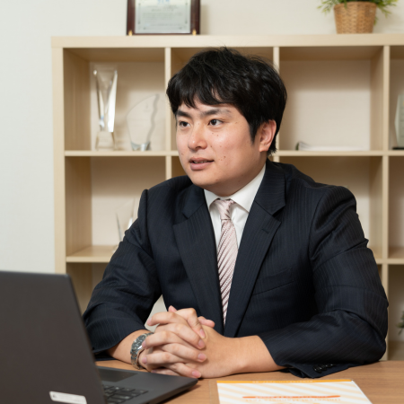 （写真）社員