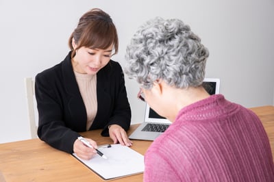 行政窓口でのコミュニケーションの使用画像