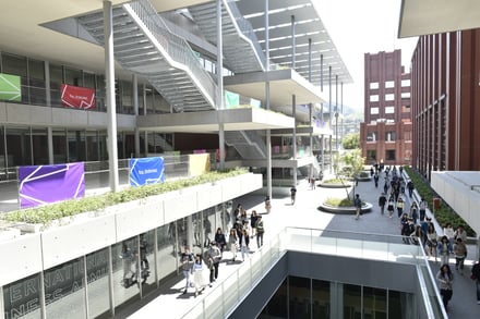 龍谷大学のキャンパスの外観