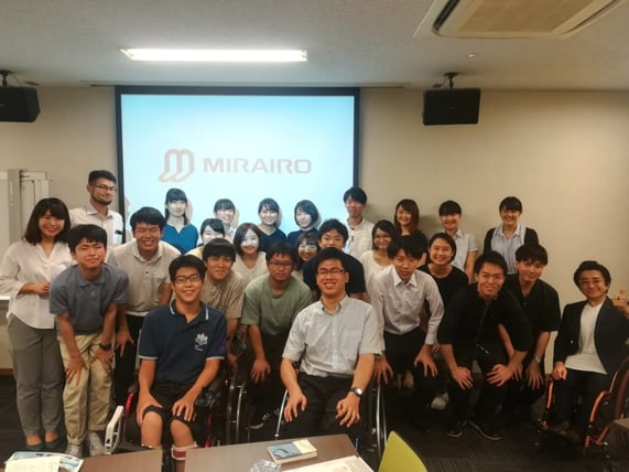 写真　前回のサマーインターン参加者の集合写真