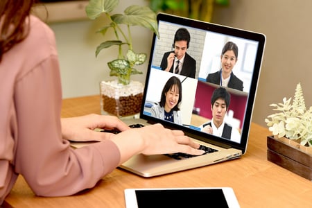 写真　オンラインインタビューイメージ
