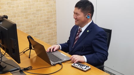 写真　視覚に障害のある方のイメージ