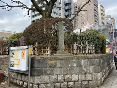 写真　一里塚の目印