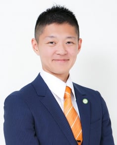 写真　人事部長　堀川