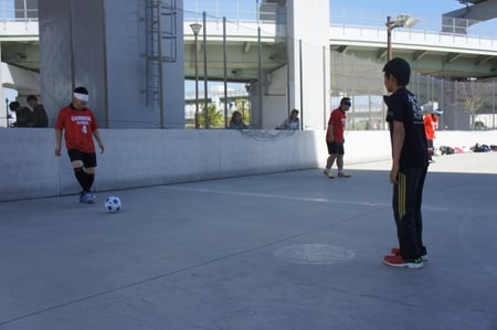 小学生と学ぶ ブラインドサッカーの魅力