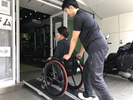 ユニバーサルデザインなパーソナルジム「Functional 南青山」を、ミライロがプロデュースしました