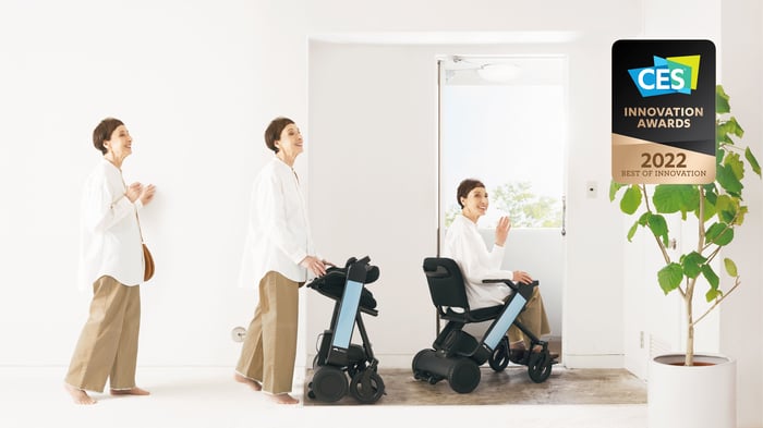 【製品写真】折りたためるタイプ「WHILL Model F」