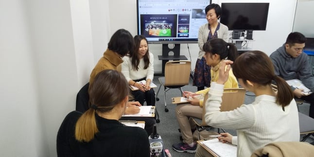 写真　参加者同士のディスカッション