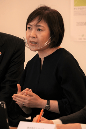 写真　話す志村季世恵