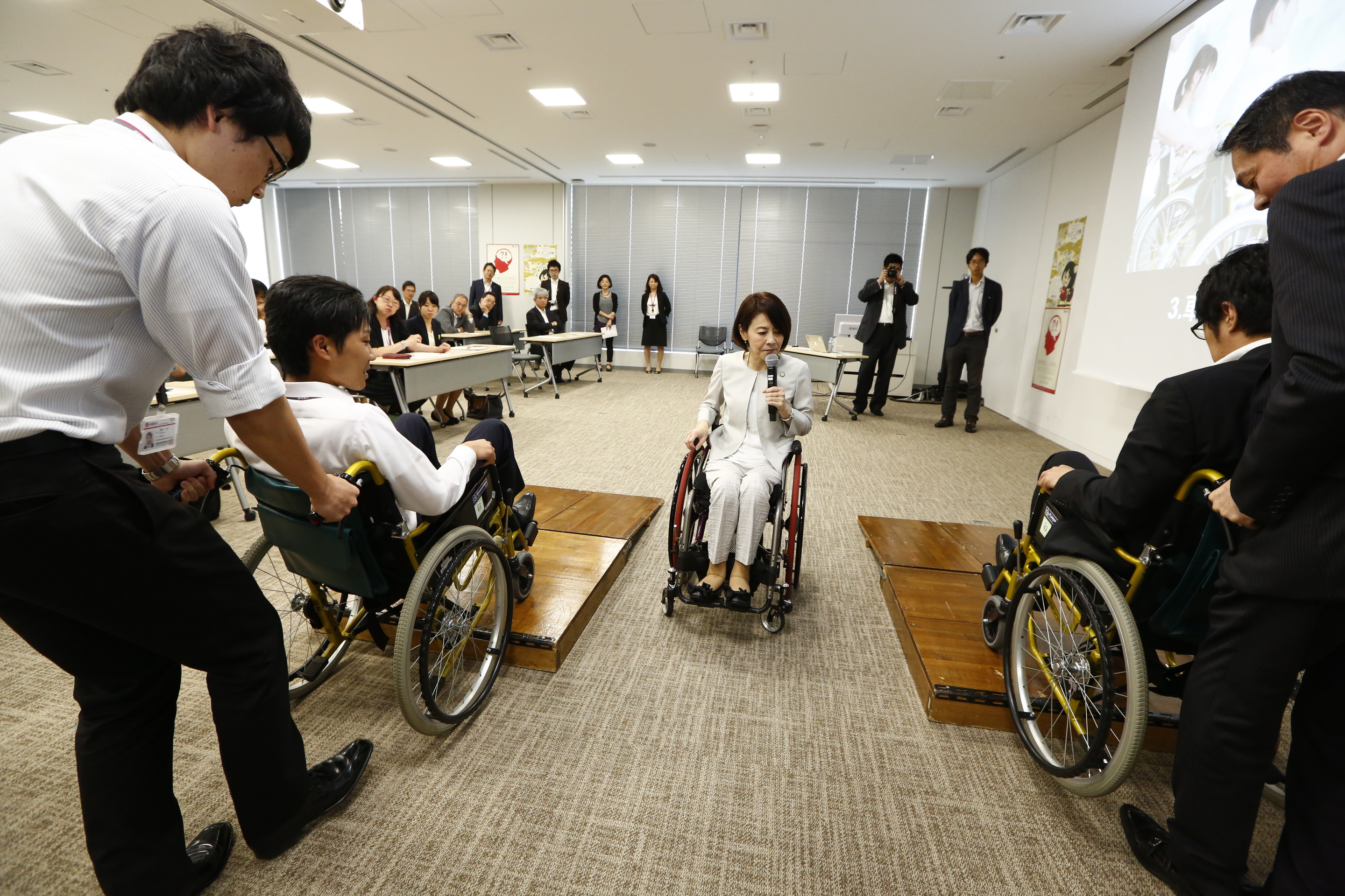 シニアのお客様のニーズに答える 新たなサービス